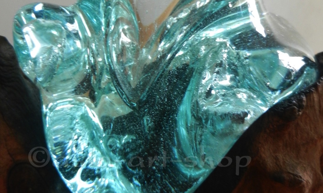 tempglas_detail Vase auf Wurzel Wand